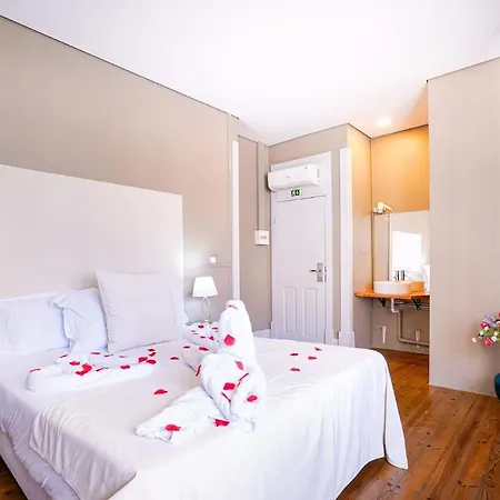 Duque D'avila 2 Гостевой дом Авейру