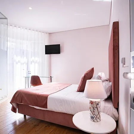 Гостевой дом Duque D'avila 2 3*